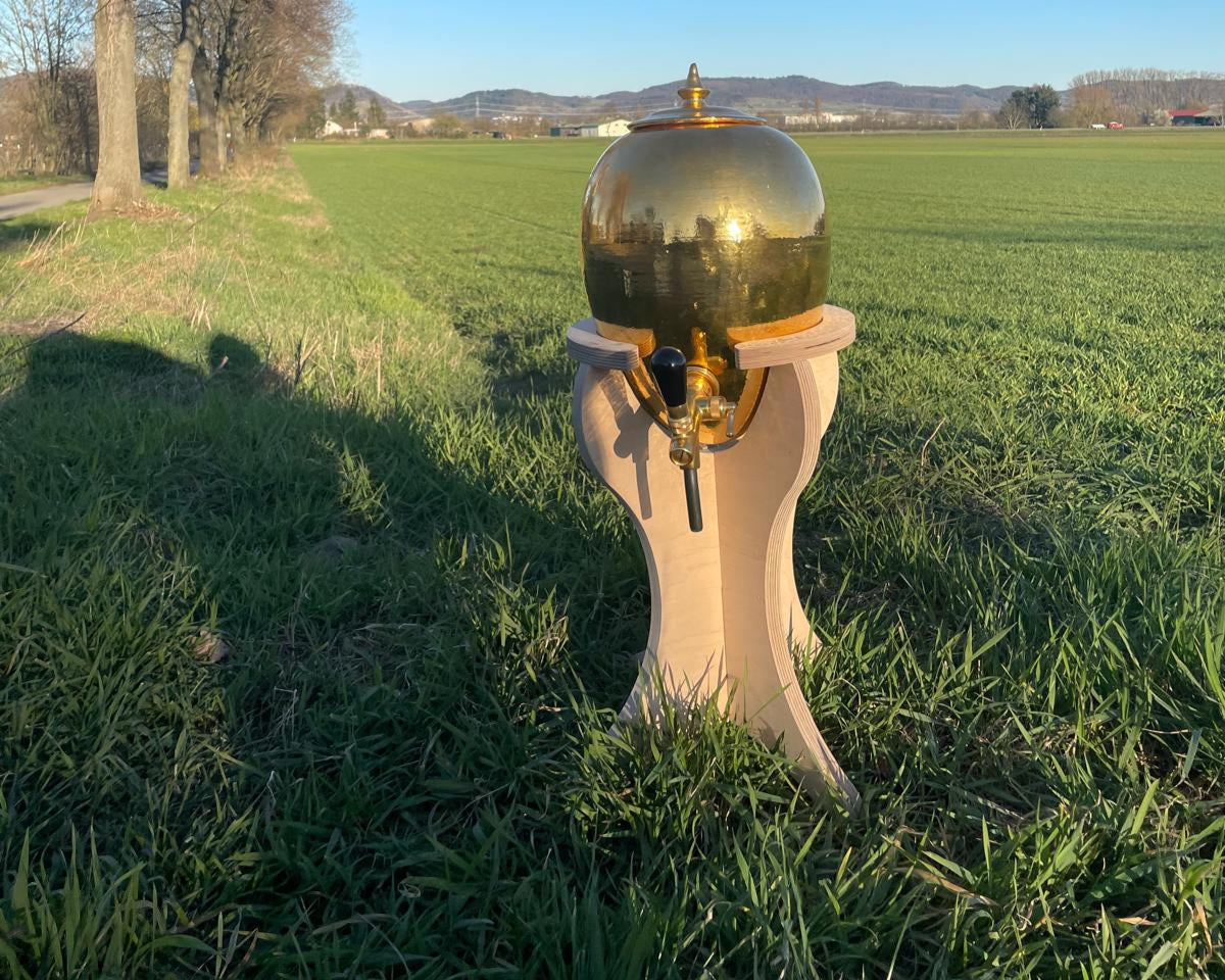 Vergoldet Wasserei