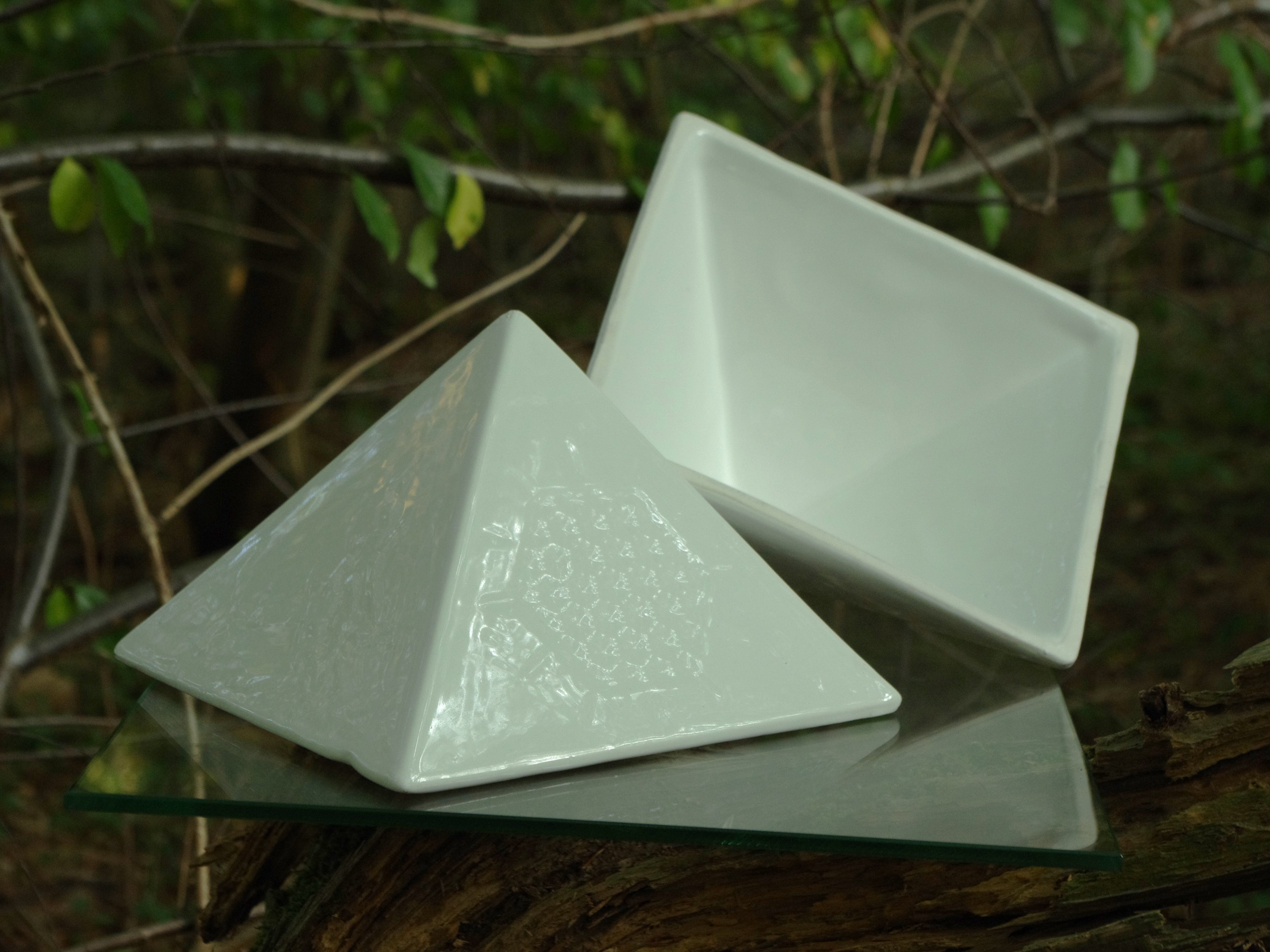 Energie-Pyramide aus Agnihotra Keramik